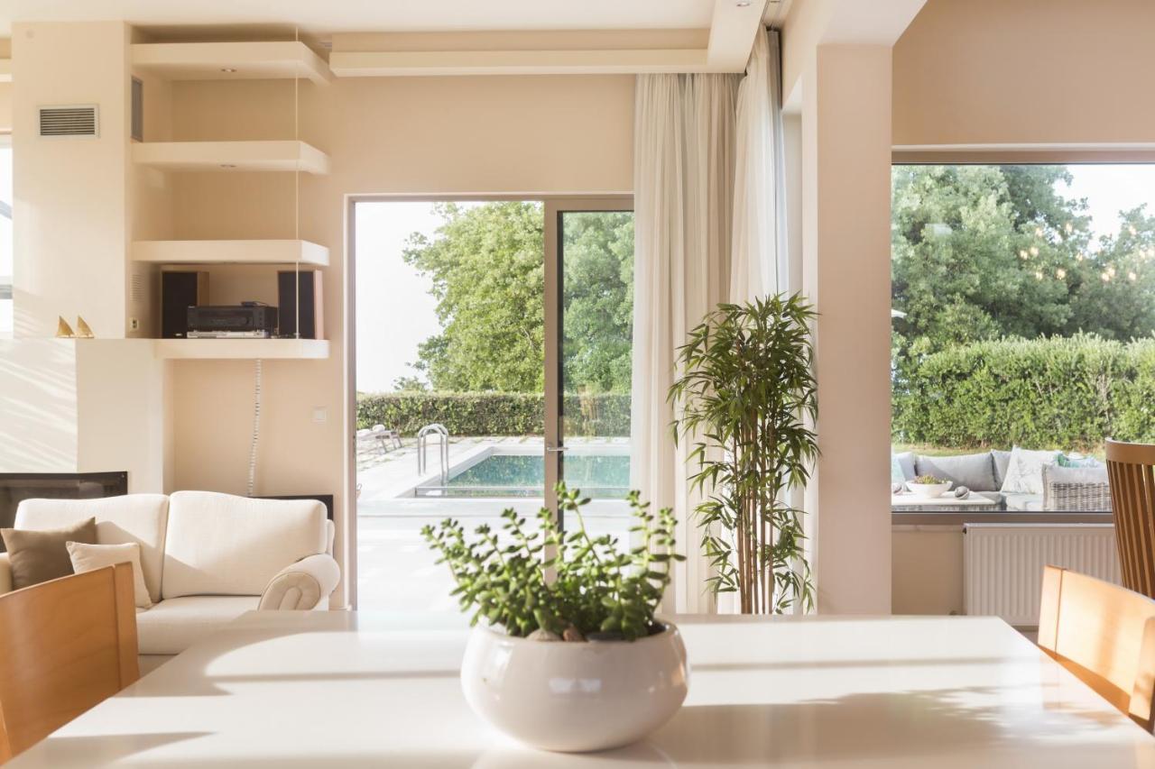 Lux Villa Mia With Heated Pool, 2Km To Beach & Childrens Area! Mikro Metochi Exteriör bild