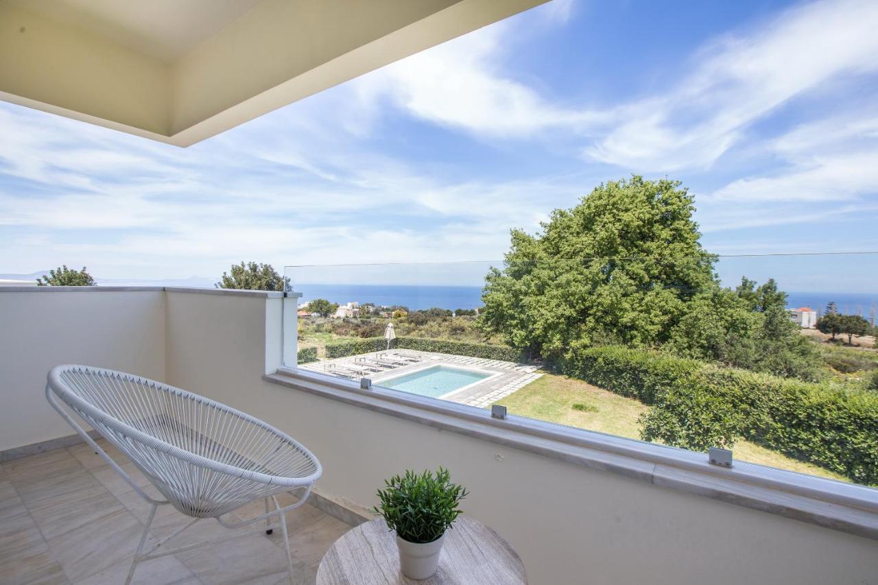 Lux Villa Mia With Heated Pool, 2Km To Beach & Childrens Area! Mikro Metochi Exteriör bild