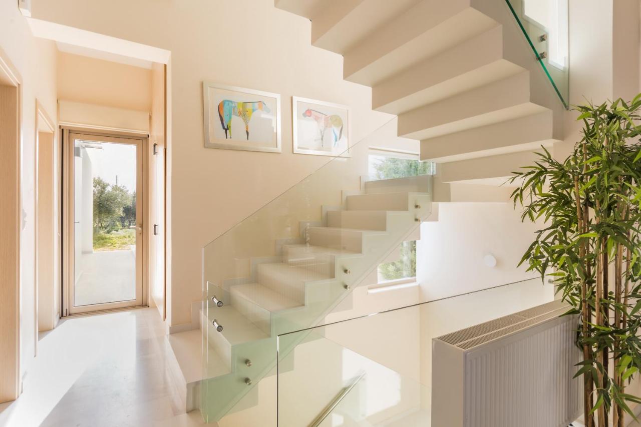 Lux Villa Mia With Heated Pool, 2Km To Beach & Childrens Area! Mikro Metochi Exteriör bild