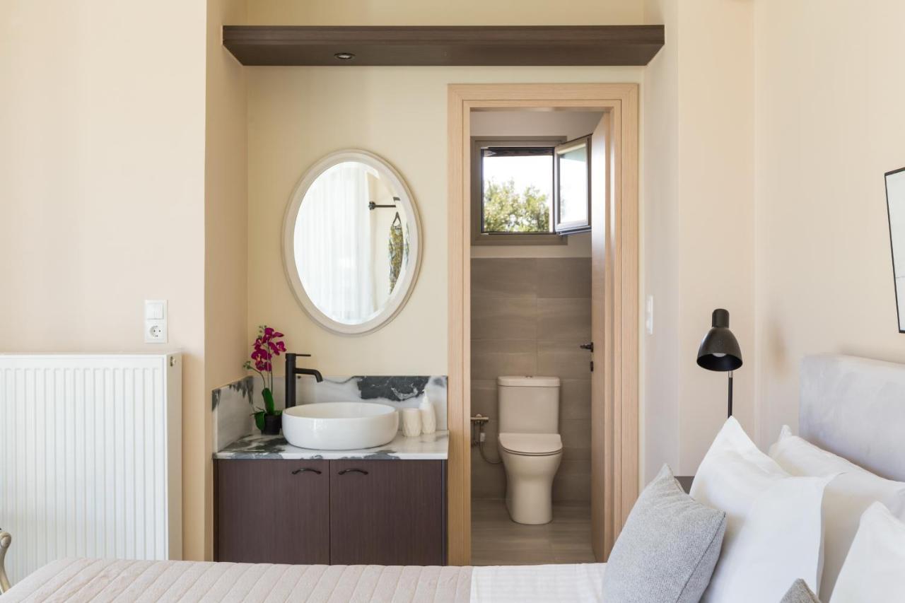 Lux Villa Mia With Heated Pool, 2Km To Beach & Childrens Area! Mikro Metochi Exteriör bild