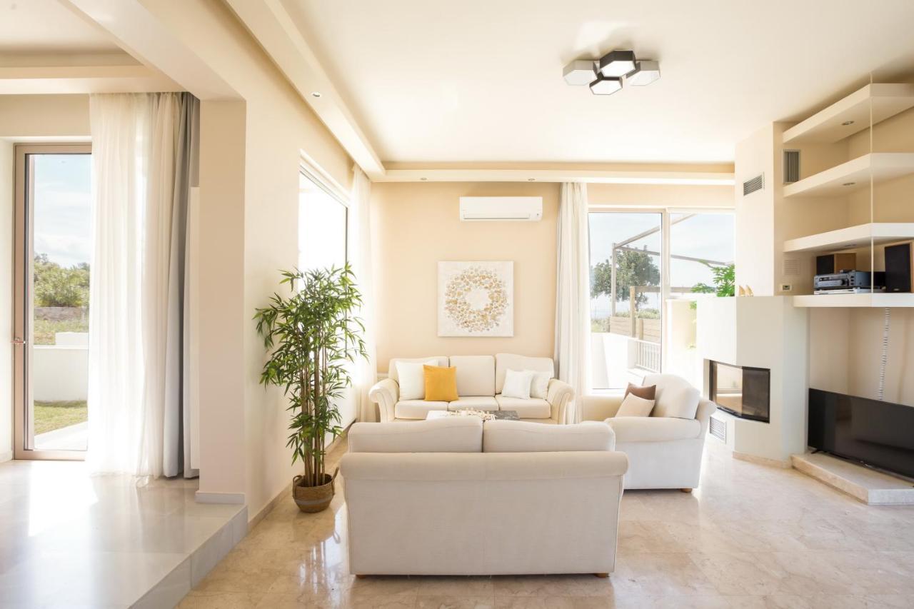 Lux Villa Mia With Heated Pool, 2Km To Beach & Childrens Area! Mikro Metochi Exteriör bild