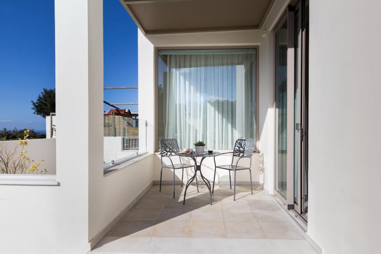 Lux Villa Mia With Heated Pool, 2Km To Beach & Childrens Area! Mikro Metochi Exteriör bild