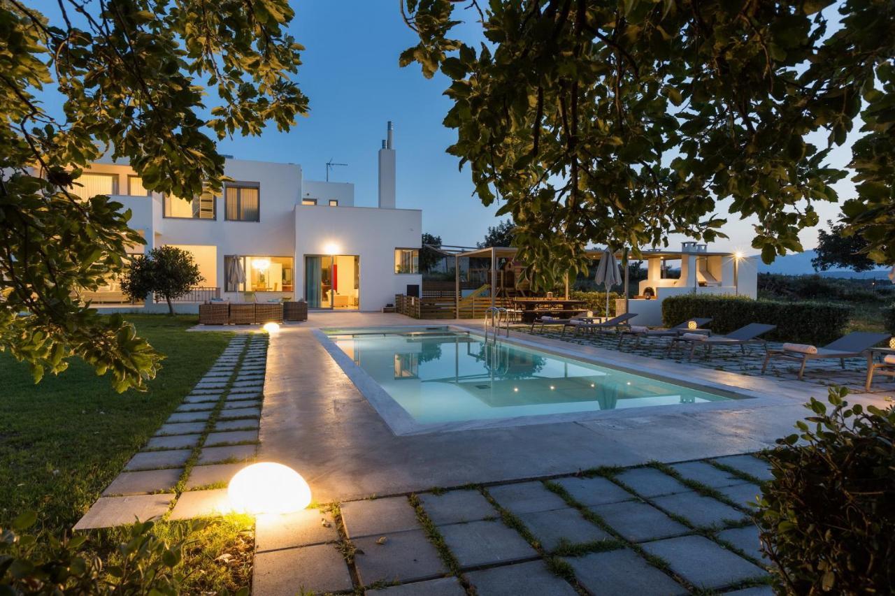 Lux Villa Mia With Heated Pool, 2Km To Beach & Childrens Area! Mikro Metochi Exteriör bild