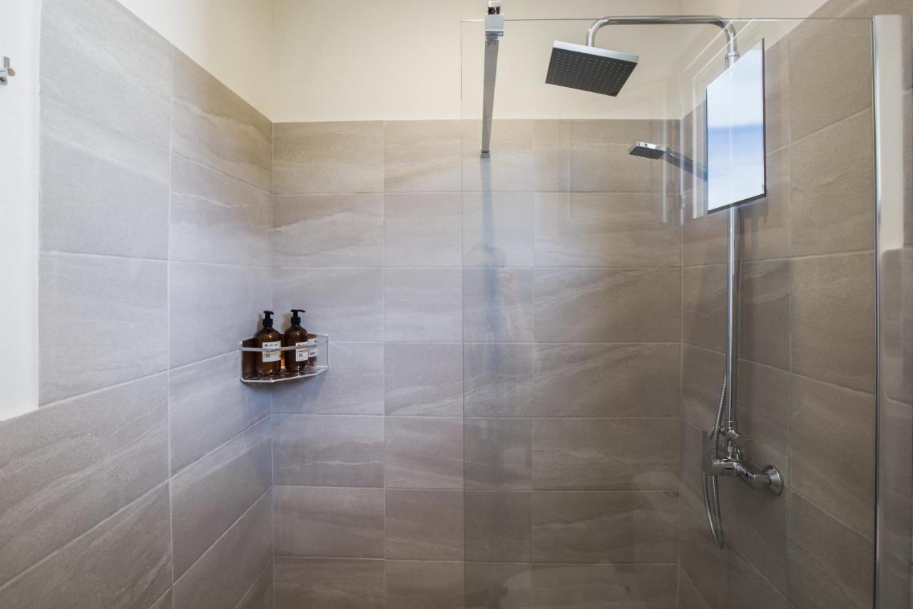 Lux Villa Mia With Heated Pool, 2Km To Beach & Childrens Area! Mikro Metochi Exteriör bild