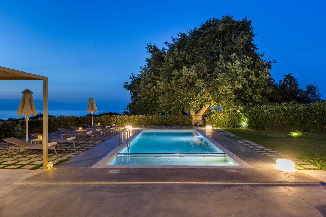 Lux Villa Mia With Heated Pool, 2Km To Beach & Childrens Area! Mikro Metochi Exteriör bild