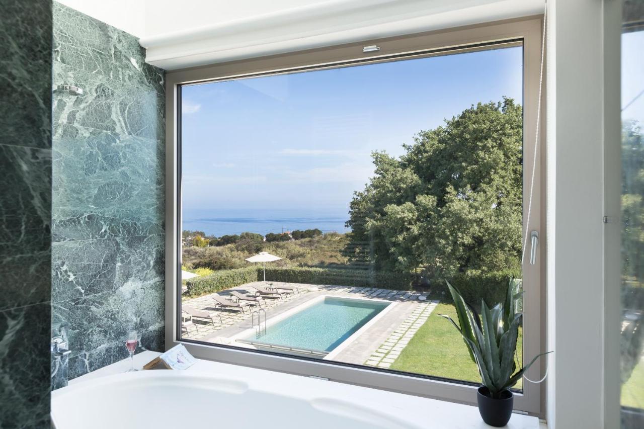 Lux Villa Mia With Heated Pool, 2Km To Beach & Childrens Area! Mikro Metochi Exteriör bild